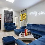 #partyhouse Daire Poznan