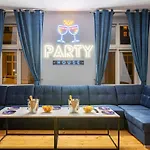 #partyhouse *