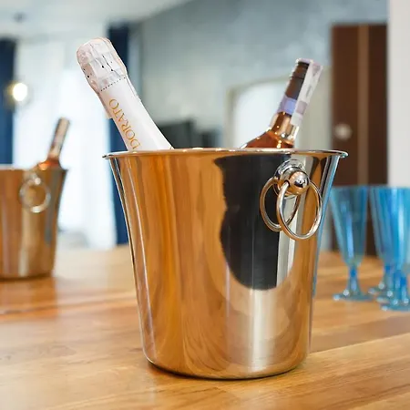 #partyhouse Lägenhet *