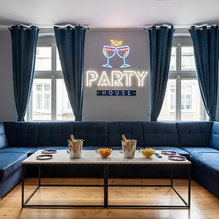 #partyhouse * פוזנן