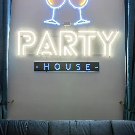 #partyhouse شقة بوزنان