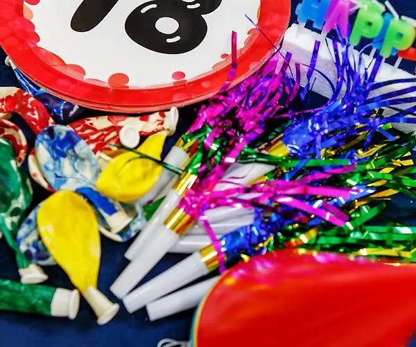 #partyhouse * 포즈난