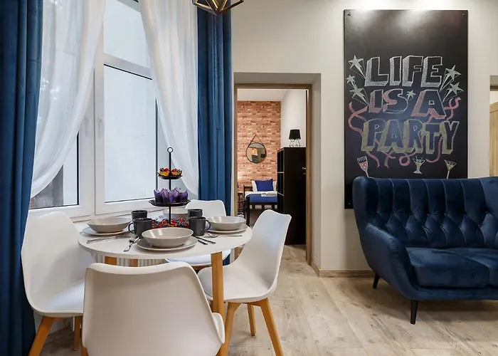 #partyhouse Apartment