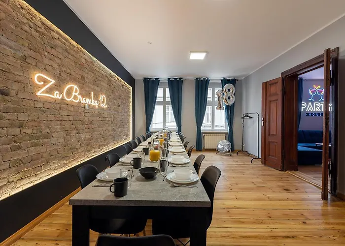 #partyhouse Apartment